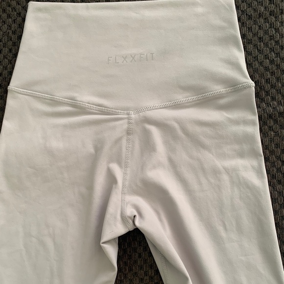 Flxxfit Luxe Leggings in Sport Grey - Picture 3 of 3